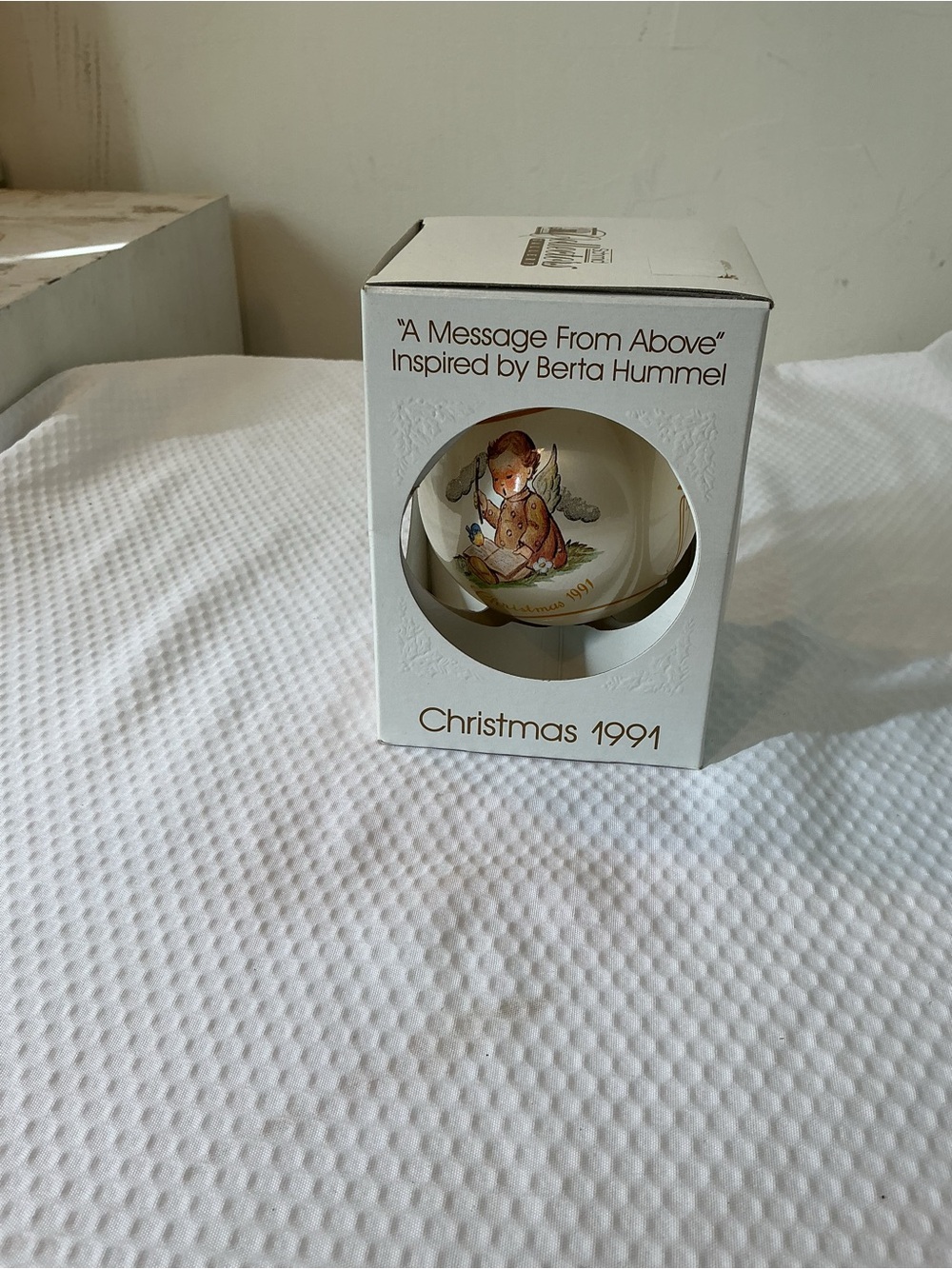 Hallmark Pearl White Angel Illustration Christmas Ornament1991